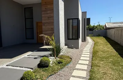 Maravilhosa casa com terreno de 440m² - casa de 115m², ampla suíte, churrasqueira
