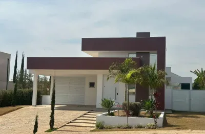 Casa de alto padrão no condominio fazenda alta vista - porteira fechada