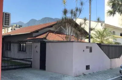 Casa com 3 quartos para alugar no Centro, Jaraguá do Sul 