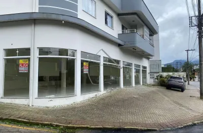Sala comercial ampla para locação no bairro jaraguá esquerdo