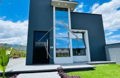 Casa com ótimo padrão em amplo terreno , tres rios do norte, jaragua do sul - sc