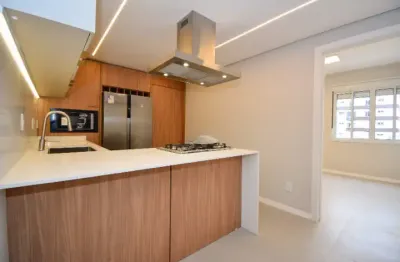 Apartamento com 3 suítes e vista parcial para o mar no centro de florianópolis