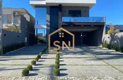 Sobrado de alto padrão com piscina no condomínio atami norte