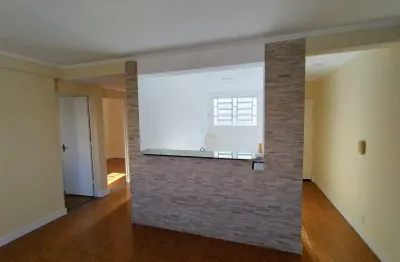 Apartamento reformado com 2 quartos  57m² total com cozinha aberta