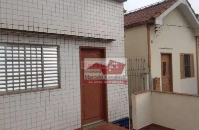 Atençâo !! 2 casas térreas mesmo terreno de 10x30 - ao lado do metrô - imperdível