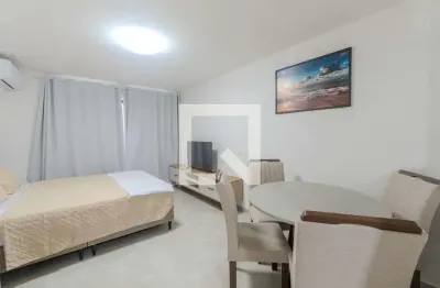 Kitnet / Stúdio à venda na Rua Santa Ernestina, 185, Bela Vista, São Paulo