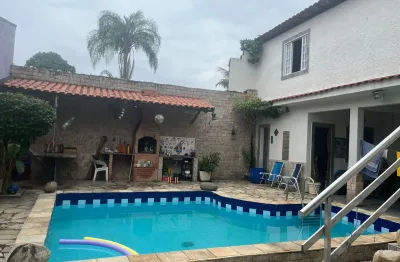 Casa com 3 quartos com suíte– piscina – sauna – bancários – ilha do governador
