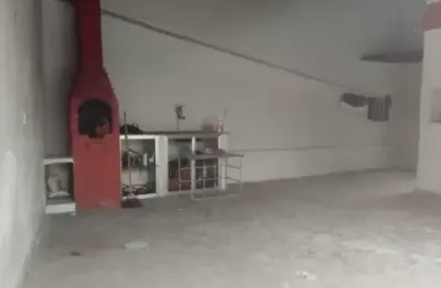 Alugo apto 2 quartos com área ampla com churrasqueira – bancários – ilha do governador