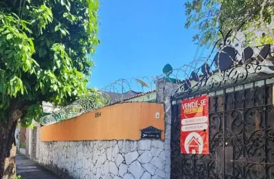 Vendemos terreno no joaquim távora com excelente localização.