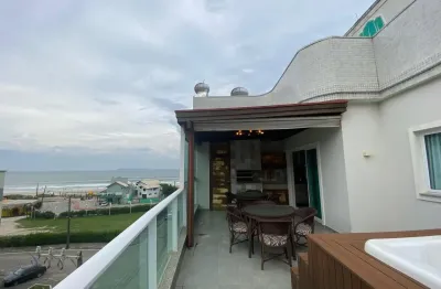 Cobertura duplex a venda em Mariscal com 3 suítes, jacuzzi e vista para o mar