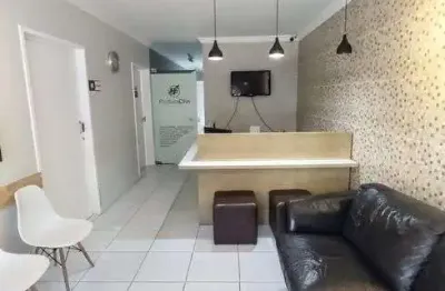 Aluguel - Casa comercial com 06 consultórios, 03 vagas, pronto para uso, principal da João Davino