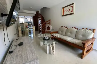 Peró - cabo frio - casa duplex com 2 suítes em condomínio próximo das melhores praias de cabo frio