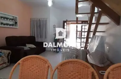 Peró - cabo frio - casa em condomínio a poucos metros da praia do peró