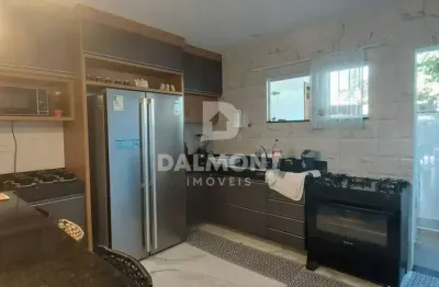 Peró - cabo frio - triplex mobiliado, decorado e frente praia