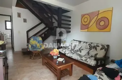 Peró - cabo frio - casa triplex em condomínio fechado