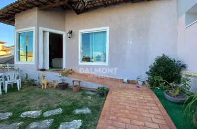 Dunas do peró - cabo frio/rj - casa de 3 quartos em condomínio fechado com área de lazer.