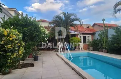 Casa em condomínio fechado com 4 quartos à venda na Rua Araguaia, 83, Jardim Excelsior, Cabo Frio