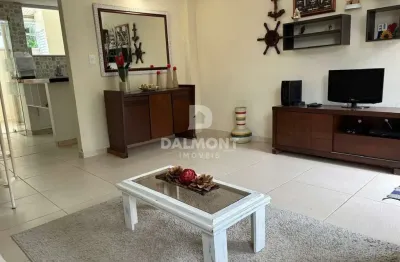 Peró - cabo frio - excelente casa de 2 quartos em um condomínio aconchegante