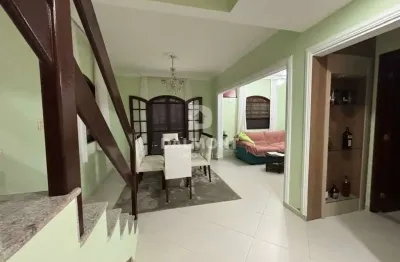 Peró - Cabo Frio - Casa duplex toda reformada e com área gourmet