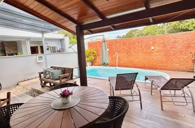 Casa 3 quartos c/ piscina em rua sem saída - espinheiros - joinville/sc