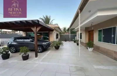 Casa linear com 3 suítes, área gourmet com churrasqueira e piscina em costa azul - rio das ostras