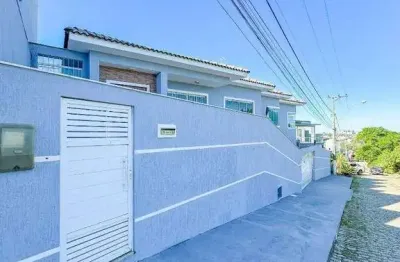 Casa linear, 4 quartos, vista de tirar o fôlego para a lagoa, lazer completo com piscina, jardim guanabara, macaé - rj