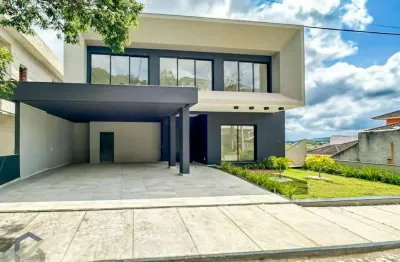 Casa de alto padrão à venda no condomínio golden sun - macaé - rj