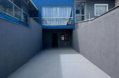 Locação casa térrea 2 quartos, garagem ampla, quintal grande, no jardim guanabara, macaé - rj