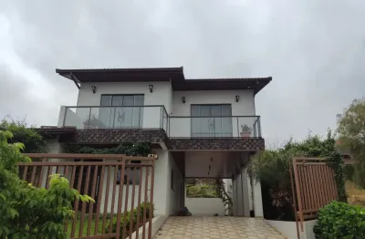 Casa residencial em alvenaria com 234,00 m² de área construída, em terreno de 750,00 m² no bairro são francisco.