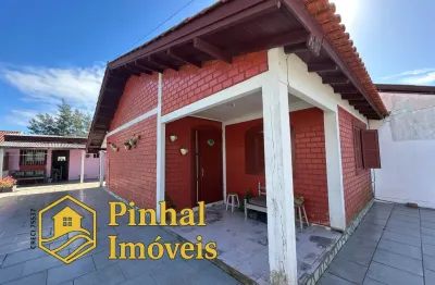 Duas casas pelo preço de uma, em balneário pinhal, a apenas 400m do mar