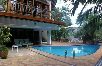 Excelente casa a 120 metros da praia rua calça ,guia sarjeta etc..