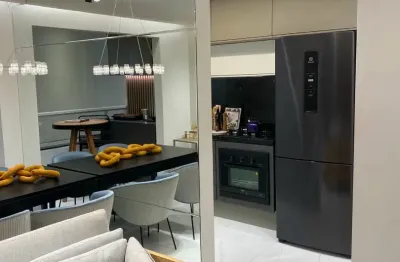 Apartamento no altiplano com 02 quartos (01 suíte), lazer completo e pertinho da praia!!