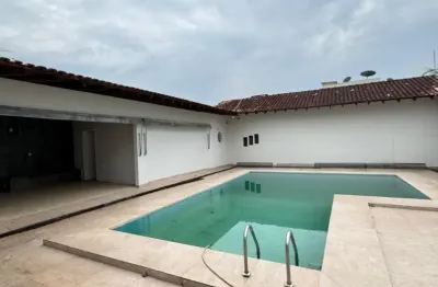 Super casa de 550 m2 de área construída, escritório, clinica ou residência
