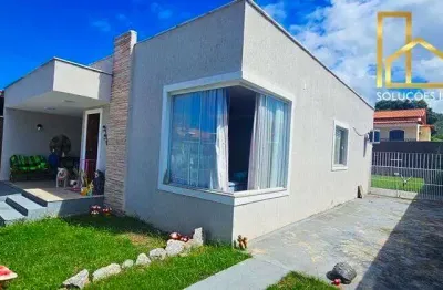 Casa padrão, com 2 quartos (1 suíte), sala ampla, cozinha americana, varanda na frente…