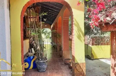 Imóvel para venda possui 195 metros quadrados com 4 quartos, 2 banheiros socias, terraço, varanda..