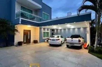 Casa alto padrão, 5 quartos (3 suítes), em condominio de luxo.