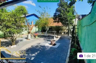 Casa no bairro do centeo, sala ampla, 3 quartos (1 suíte), varanda na frente e nos fundos…