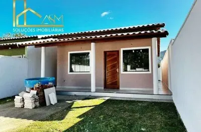 Casa com fino acabamento, 2 quartos (1 suíte), quintal, a 10 minutos do centro de maricá.