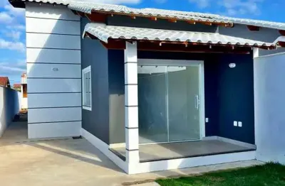 Casa com 2 quartos (1 suíte), espaço gourmet com churrasqueira, em jardim atlantico leste