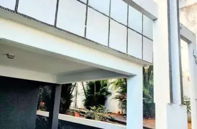 Casa com 4 quartos para alugar na Vila Silva Pinto, Bauru 