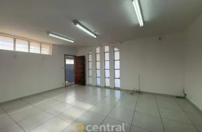 Centro | 3 dormitórios | 2 banheiros | 2 salaas | 2 vagas | locação | bauru