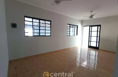 Jardim eucaliptos | venda | casa térrea | 03 dormitórios | 01 suite| 250m2 | bauru-sp