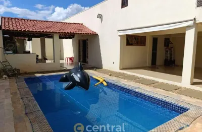 Casa próximo do estádio do noroeste | 4 dormitórios | 2 suítes | piscina