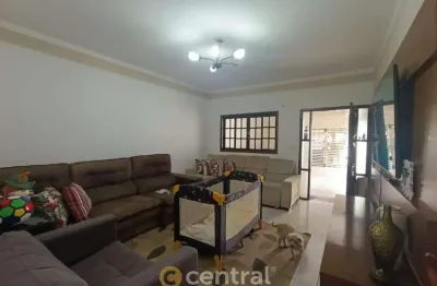 Casa com 3 quartos à venda na Vila Coralina, Bauru 