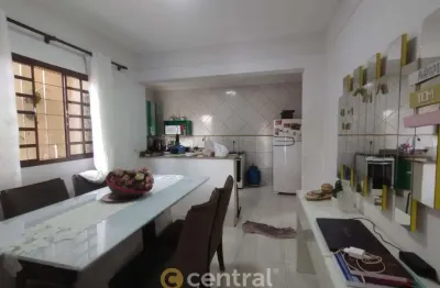 Jardim marambá | 320m2 | venda | 04 dormitórios | 02 suites | 05 banheiros | piscina | bauru -sp