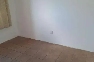 Casa | fundos | 02 dormitórios | 01 sala | 01 cozinha | 01 banheiro | venda | bauru