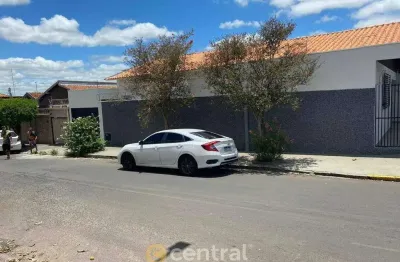 Casa residencial à venda, 03 dormitórios sendo 01 suíte, 166m² - vila camargo