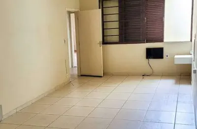 Casa com 2 quartos para alugar na Vila Souto, Bauru 