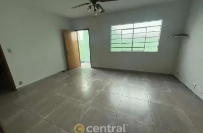 Casa térrea | residencial | venda | 03 ormitórios, 01 suite | garagem 03 veículos | bairro jardim paulistano |