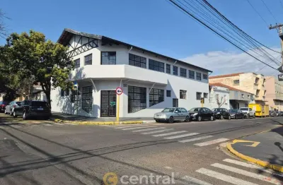 Casa com 8 quartos à venda no Centro, Bauru